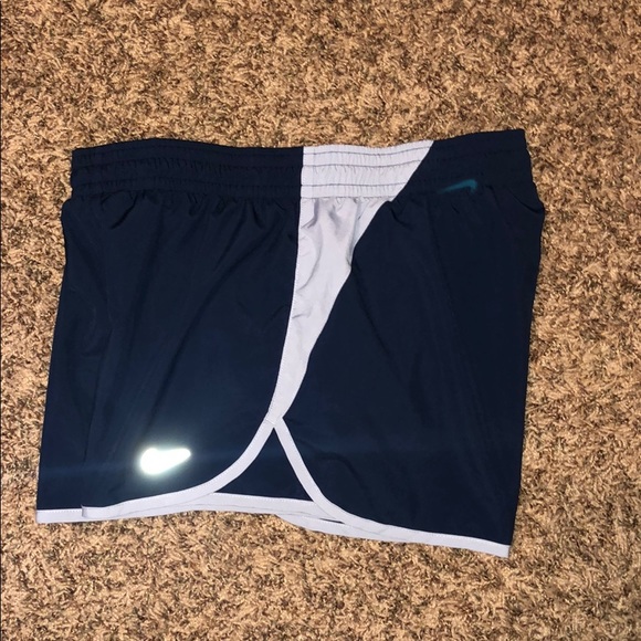 Nike Shorts - Picture 2 of 3
